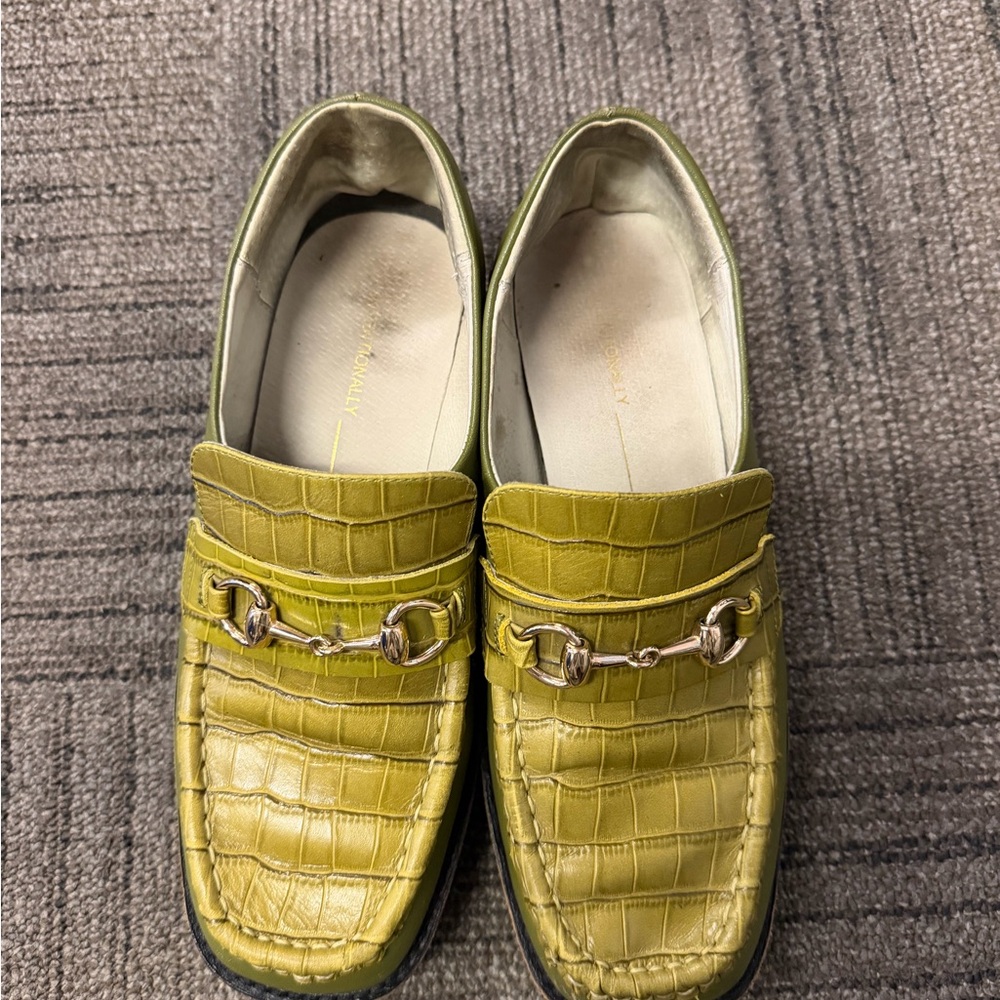 Intentionally Blank vintage women’s loafers size 8. “vintage”